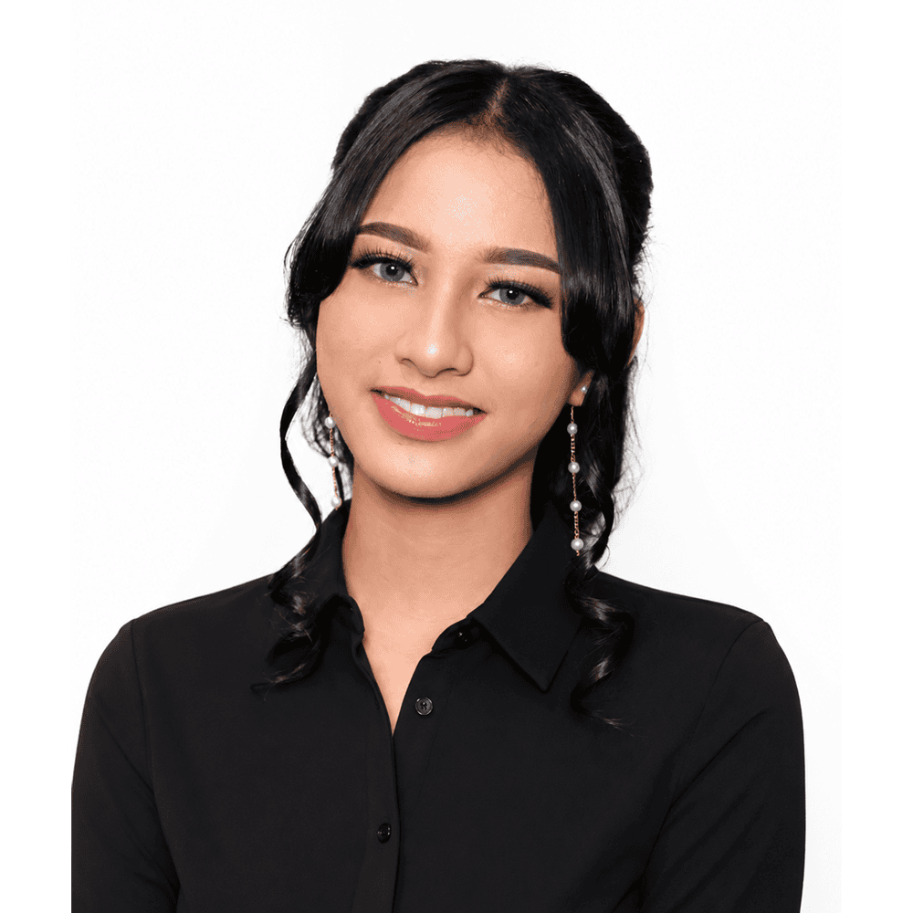 Portrait of Gabriela, Remote Strategy Assistant at TMR Media